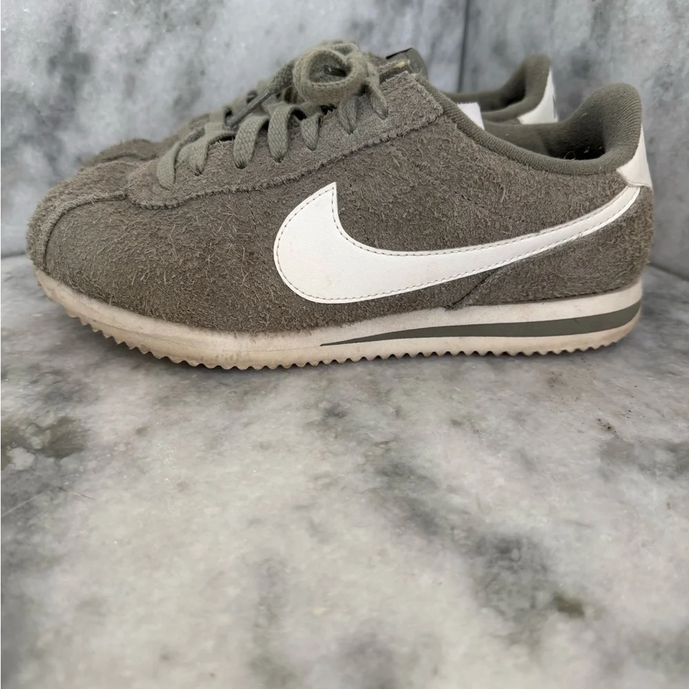 Women’s Nike Cortez Suede Green size 7.5